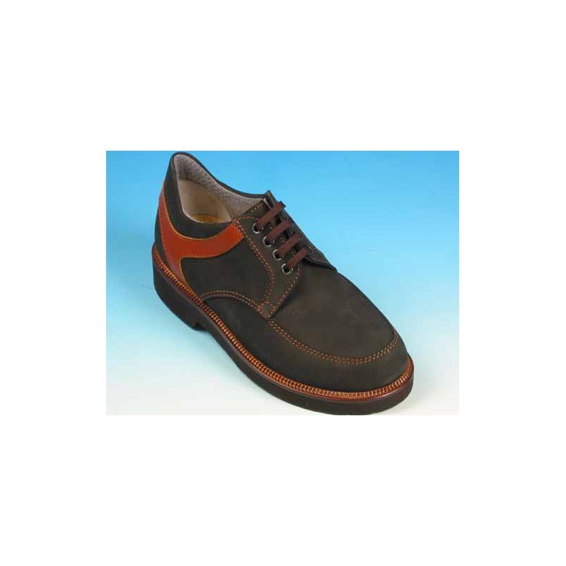 Sportlicher Herrenschuh mit Schnürsenkeln aus schwarzem Nubukleder und braunem Leder - Verfügbare Größen:  40, 43