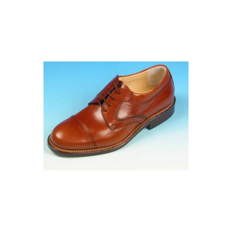 Zapato derby con cordones y puntera para hombres en piel color cuero - Tallas disponibles:  39, 41, 42, 44