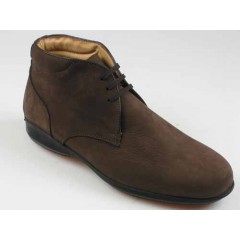 Herrenschuh mit Schnürsenkeln aus braunem Nubukleder - Verfügbare Größen:  45