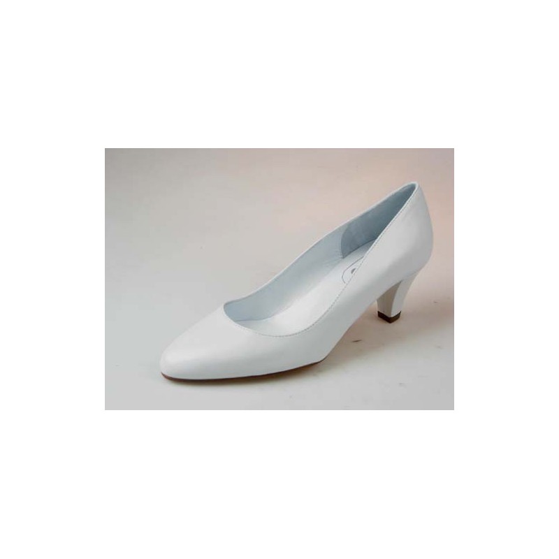 Zapato de salon en piel de color blanco tacon 1 - Tallas disponibles:  33