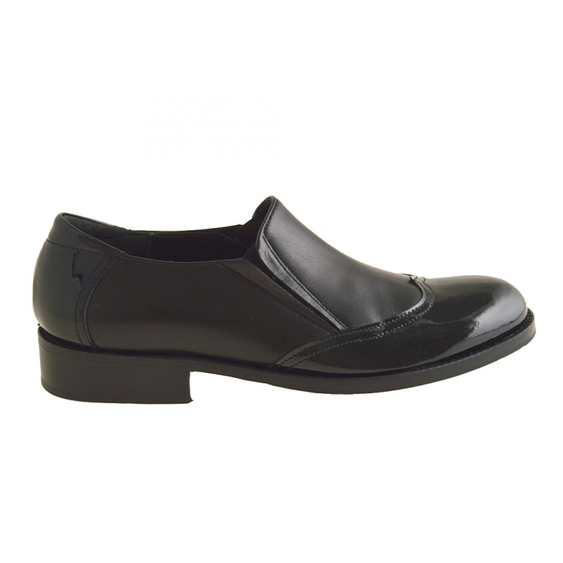 Zapato elegante con elasticos y punta de ala para hombres en charol y piel negra - Tallas disponibles:  48, 49, 50, 51