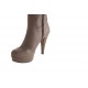 Stivale con cerniera e plateau in pelle taupe -  