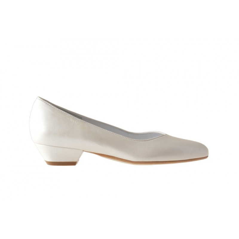 Escarpin en cuir ivoire perlé talon 3 - Pointures disponibles:  31, 32, 33