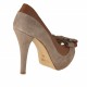Open Toe Platteaupump mit Schleife aus sandfarbenem Wildleder und hellbraunem Leder Absatz 11 - Verfügbare Größen:  42