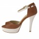 Zapato de slaon abierto de plataforma concinturon al tobillo en piel de color cuero y blanco - Tallas disponibles:  42