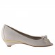 Open toe pump with bow in white and platinum leather heel 3