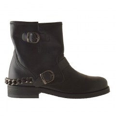 Stivaletto da donna con fibbie e catena in pelle colore nero tacco 2 - Misure disponibili: 33