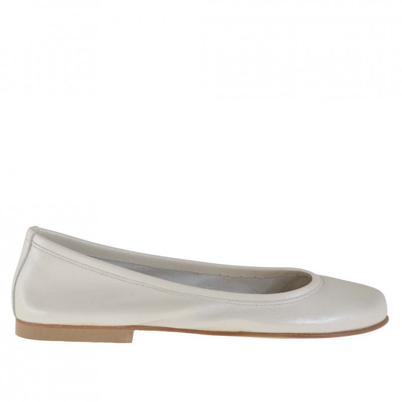 Ballerina en cuir ivoire perlé talon 1 - Pointures disponibles:  32