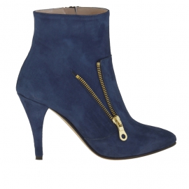Stivaletto con cerniera in camoscio bluette tacco 9 - Misure disponibili: 42