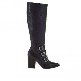 Stivale da donna con cerniera e tre fibbie in pelle colore nero tacco 7 - Misure disponibili: 42