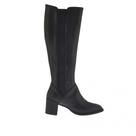 Femme bottes en cuir noir avec fermeture éclair et élastique et avec talon 5 cm.  - Pointures disponibles:  32