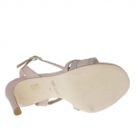 Sandale pour femmes avec courroie entrecroisé et plateforme en cuir verni rose, gris et ivoire talon 9 - Pointures disponibles:  42