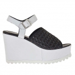 Sandale pour femmes avec bande elastique noir et courroie en cuir noir et blanc talon compensé 9 - Pointures disponibles:  42