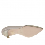 Escarpin pour femmes ouvert sur un côté en cuir rose poudre et lamé platine talon 5 - Pointures disponibles:  32