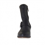 Damenstiefelette mit Schnalle aus schwarzem perforiertem Leder - Verfügbare Größen:  32