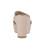 Mule ouvert pour femmes en cuir rose imprimé avec bandes croisés, plateforme et talon compensé 9 - Pointures disponibles:  42