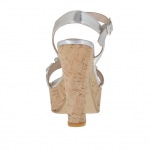 Sandalo da donna con cinturino e pietre in vernice argento con plateau e tacco 12 in sughero - Misure disponibili: 42