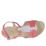 Sandale pour femmes en cuir verni fuchsia et crème - Pointures disponibles:  33