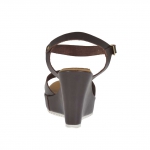 Sandale pour femmes en cuir brun foncé avec courroie, plateforme et talon compensé 9 - Pointures disponibles:  42