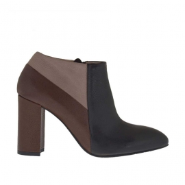 Scarpa accollata da donna in pelle nera, marrone e beige con cerniera tacco 9 - Misure disponibili: 42