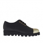 Chaussure à lacets pour femmes en cuir noir avec embout en cuir verni d'or talon compensé 3 - Pointures disponibles:  32, 33