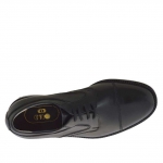 Eleganter Derbyschuh mit Schnürsenkeln und Kappe für Herren aus schwarzem Leder - Verfügbare Größen:  40