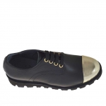 Chaussure à lacets pour femmes en cuir noir avec embout en cuir verni d'or talon compensé 3 - Pointures disponibles:  32, 33
