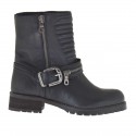 Damenstiefelette mit Reiβverschlüssen und Schnalle aus schwarzem Leder und gestepptem Leder Absatz 3