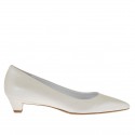 Zapato de salón para mujer en piel marfil perlado tacon 3