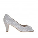 Zapato abierto para mujer en gamuza gris y estampada óptica blanca tacon 6