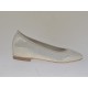 Chaussure ballerine avec bout pointu pour femmes en daim couvert lamé platine talon 1 - Pointures disponibles:  32