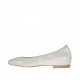Ballerina da donna con punta sfilata in camoscio rivestito laminato platino tacco 1 - Misure disponibili: 32