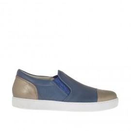 Scarpa accollata da donna con elastici glitterati in pelle blu e laminata bronzo zeppa 2 - Misure disponibili: 32, 46