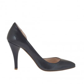 Scarpa da donna aperta con taglio assimetrico in pelle nera tacco 8 - Misure disponibili: 31