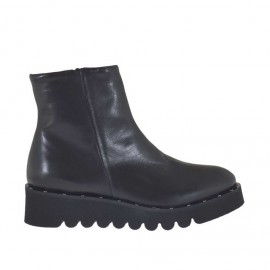 Damenstiefelette mit Reissverschluss und Nieten aus schwarzem Leder Keilabsatz 4 - Verfügbare Größen:  32