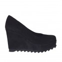 Decolté da donna con zeppa e plateau rivestiti in camoscio nero zeppa 9