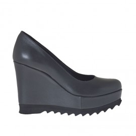 Decolté da donna con zeppa e plateau rivestiti in pelle grigia zeppa 9 - Misure disponibili: 42