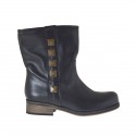 Bottines pour femmes avec goujons en cuir noir et talon 2