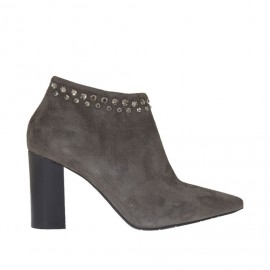 Stivaletto da donna con cerniera e strass in camoscio taupe tacco 7 - Misure disponibili: 42