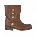 Stivaletto da donna con borchie in pelle cuoio tacco 2