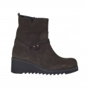 Damenstiefelette mit Reißverschluss und Riemchen aus dunkelbraunem Wildleder Keilabsatz 5