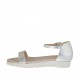 Scarpa aperta da donna con cinturino in pelle laminata argento zeppa 2 - Misure disponibili: 42