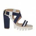 Damensandale aus weissem Leder und blauem Wildleder und Absatz 9