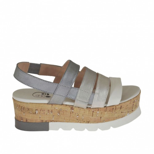Sandalo da donna con elastico in pelle laminata argento e grigia e pelle bianca zeppa 5 - Misure disponibili: 42