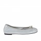 Bailarina a punta redonda para mujer con moño en gamuza estampada plateado laminado tacon 1 - Tallas disponibles:  33