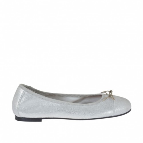 Ballerinaschuh mit runder Spitze und Schleife für Damen aus laminiertem silberfarbenem gedrucktem Wildleder Absatz 1 - Verfügbare Größen:  33