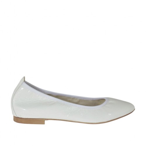 Ballerina da donna in vernice bianca con punta sfilata tacco 1 - Misure disponibili: 32, 33