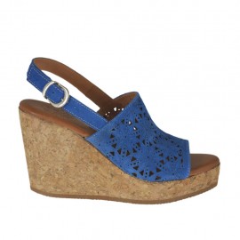 Sandale pour femmes en daim perforé bleuet avec talon compensé et plateforme 8 - Pointures disponibles:  43