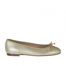 Ballerina da donna con fiocco in pelle laminata platino tacco 1 - Misure disponibili: 32