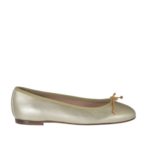 Ballerina da donna con fiocco in pelle laminata platino tacco 1 - Misure disponibili: 32